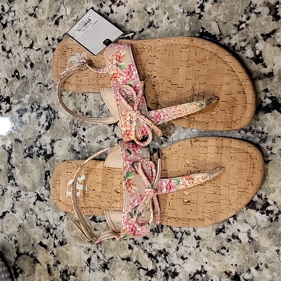 Dana Buchman Shoes - Dana Buchman sandals